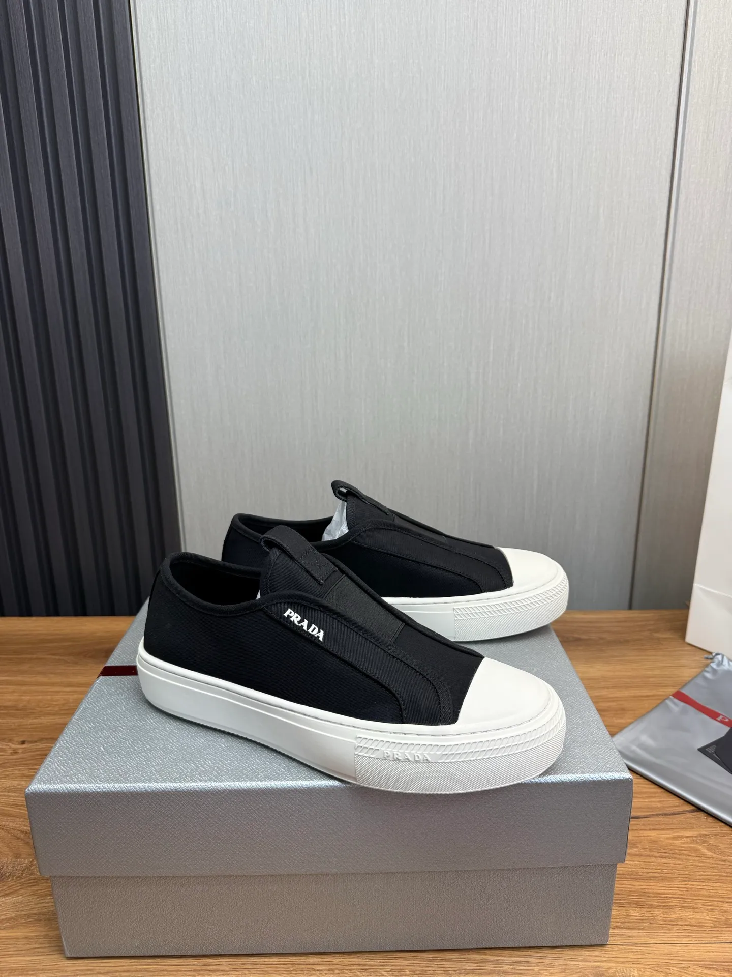 Men's shoes 560💰 [PRADA] Popular canvas shoes in the men's shoe counter, synchronized with the official website, 1 high-quality shipment ✔️Original canvas + cowhide lining, 1🆚1 replica, original sole, 38-45 (45 customized, non-refundable)